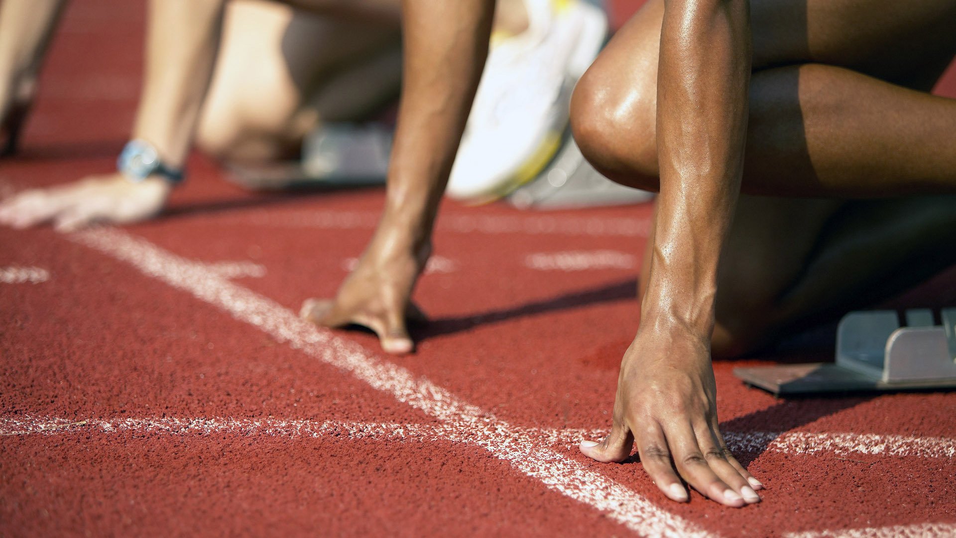 精彩回顾：较量激烈的足球比赛精彩瞬间，激烈的足球比赛怎么写